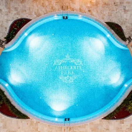 Aphrodite Park Deluxe *